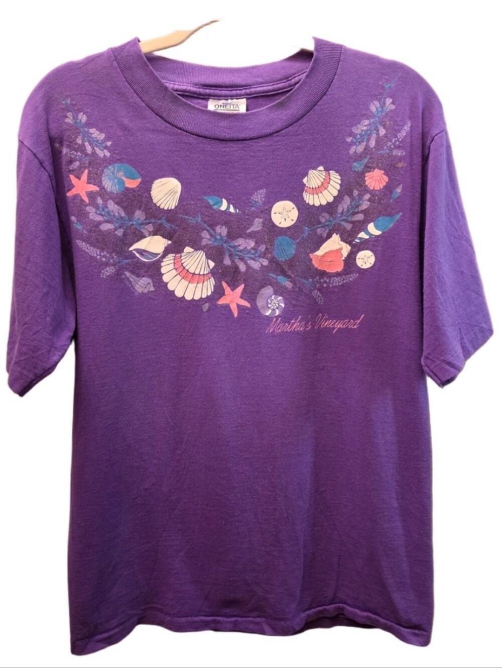 Vintage 90s Martha's Vineyard Seashell Graphic Tee Single Stitch USA Made L
